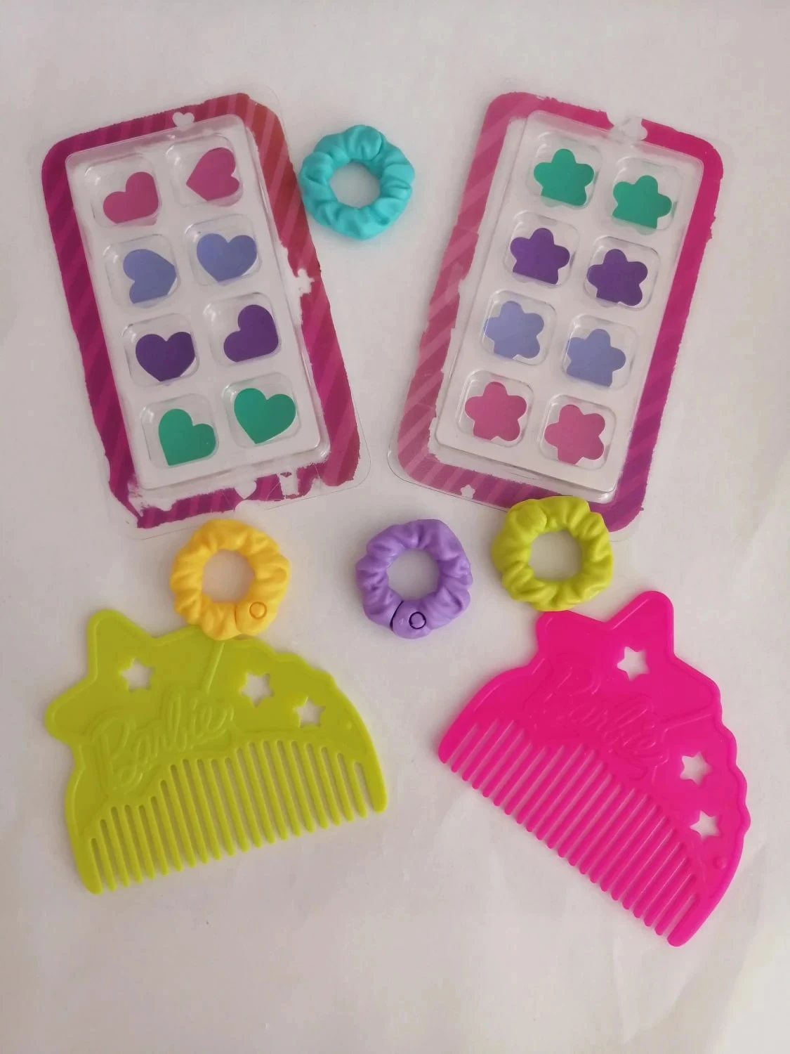 Barbie : accessoires cheveux "Totally Hair" 2022 (Fleurs et cœurs)